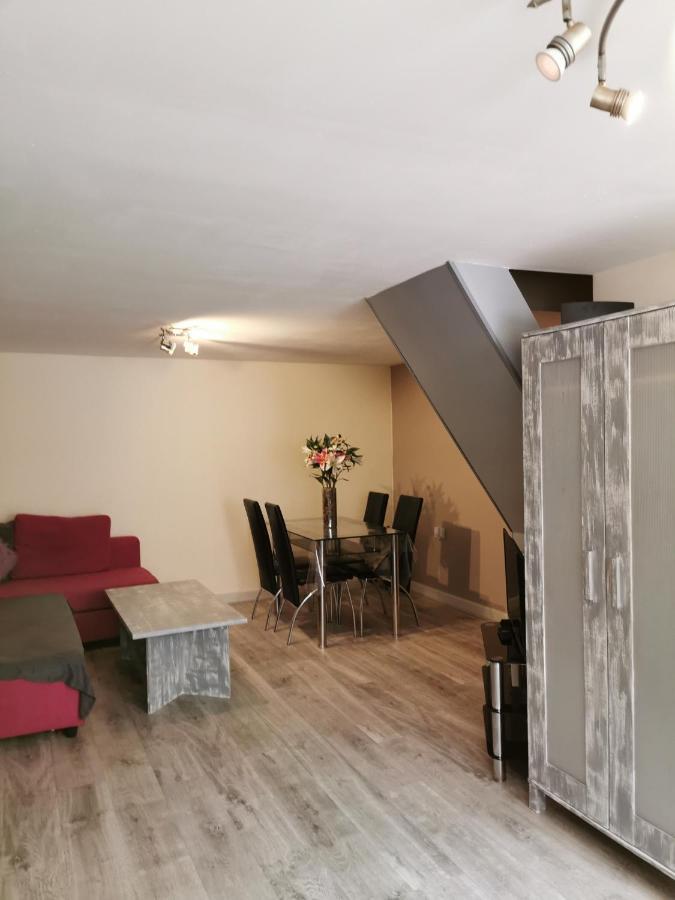 2 Bedroom Garden Flat Edmonton Exteriör bild